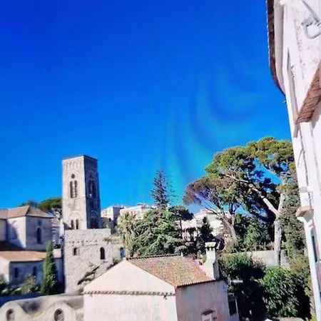 Casa Rosita, Perfetta Ραβέλλο
